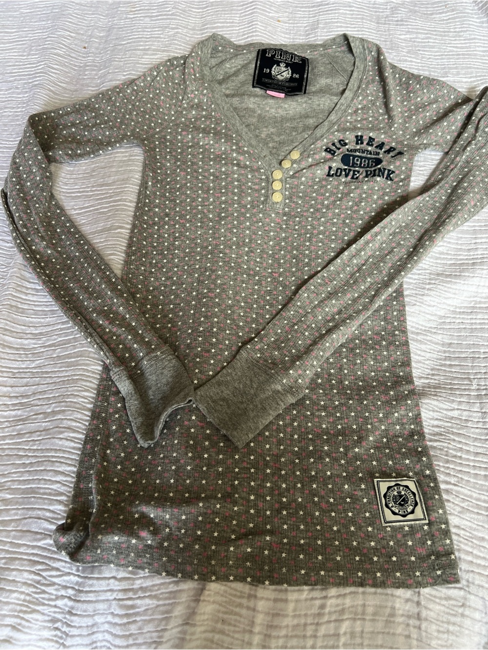 PINK LONG SLEEVE HENLEY TEE SZ M VINTAGE 2008 COLLECTION